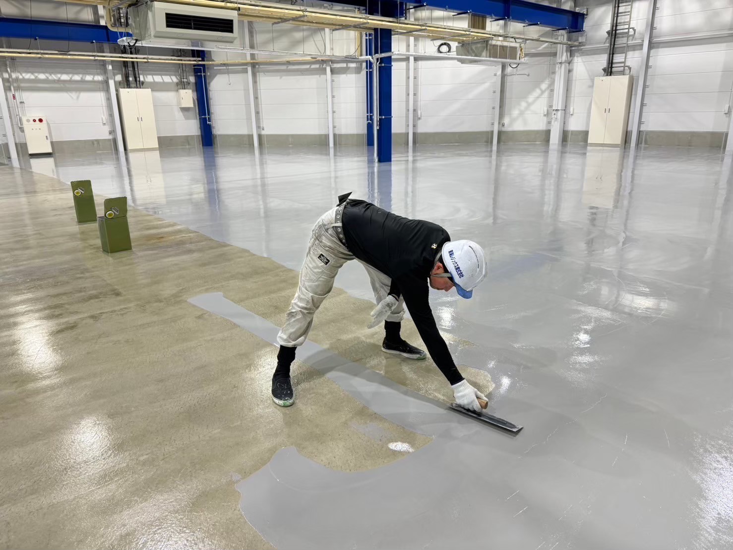 塗床新築工事 無溶剤型エポキシ樹脂 - 東海塗り床工場